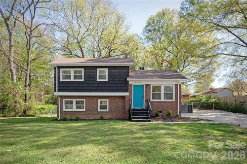 5412 Milhaven Ln, Charlotte, NC, 28269-2726 | Card Image
