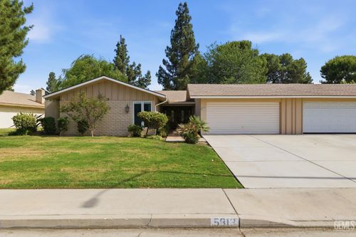 5813 Cypress Point Dr, Bakersfield, CA, 93309-3581 | Card Image