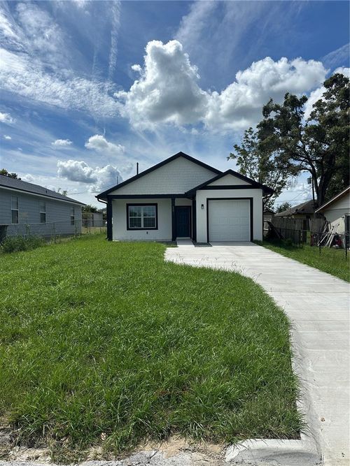 775 E Juniata St, CLERMONT, FL, 34711-2635 | Card Image