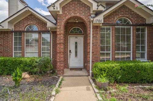 1701 Creekway Dr, Lewisville, TX, 75067-4988 | Card Image