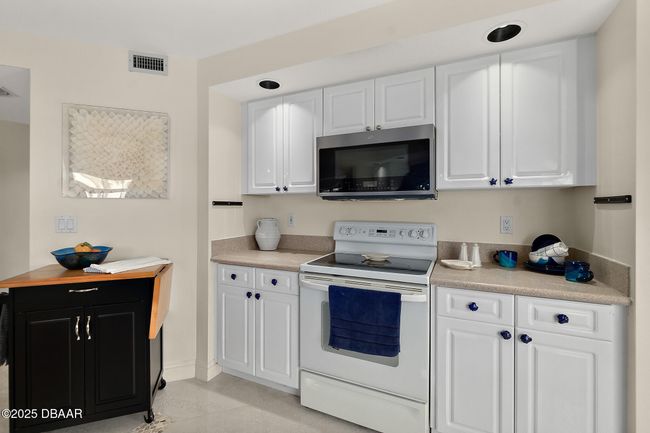 C303 - 4650 Links Village Dr, Condo with 3 bedrooms, 3 bathrooms and null parking in Ponce Inlet FL | Image 14