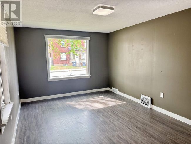 240 Mckellar St S, Home with 3 bedrooms, 1 bathrooms and null parking in Thunder Bay ON | Image 8