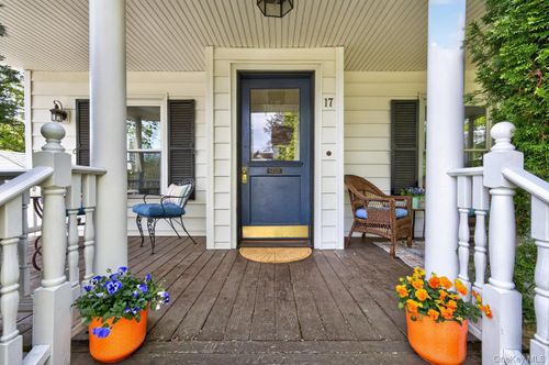 17 Riggs Place, Oyster Bay, NY, 11560 | Card Image