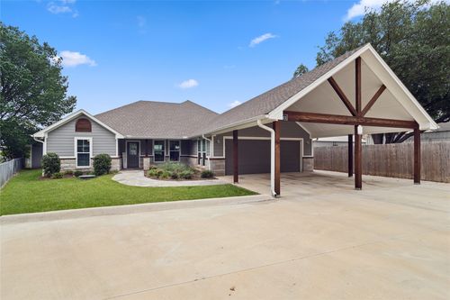 4511 Wildwood Cir, Granbury, TX, 76049-5824 | Card Image