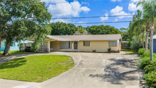 2005 Saxon Dr, NEW SMYRNA BEACH, FL, 32169-3246 | Card Image