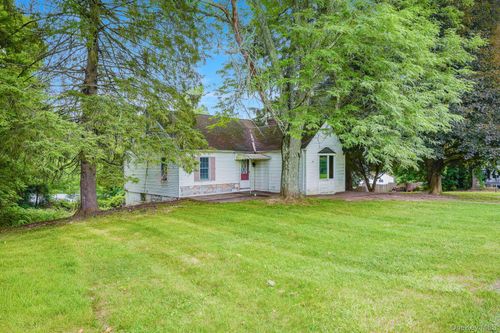 30 Smith Rd, Pleasant Valley, NY, 12569-6907 | Card Image