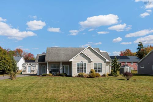 16 Corey Dr, Brookside, NS, B2N6G7 | Card Image