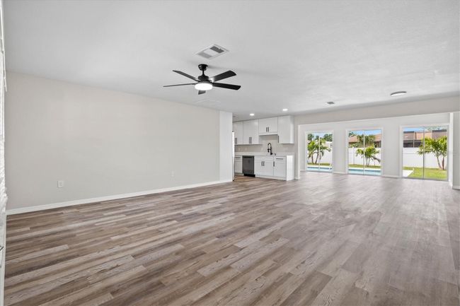 419 Dorchester Drive, House other with 3 bedrooms, 2 bathrooms and null parking in Venice FL | Image 8