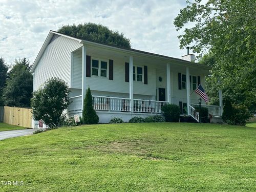 1 Windsor Ct, Johnson City, TN, 37601-2977 | Card Image