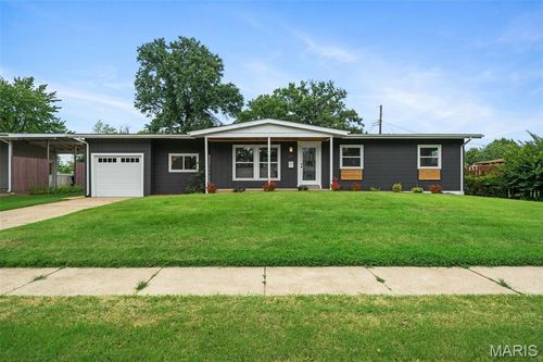 245 Humes Ln, Florissant, MO, 63031-3003 | Card Image