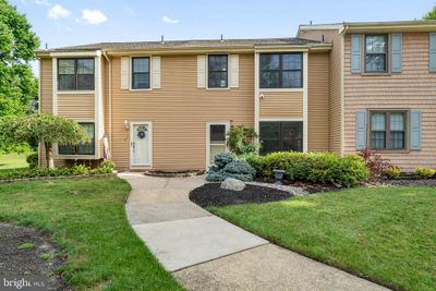 820 Kings Croft, Townhouse with 2 bedrooms, 2 bathrooms and null parking in CHERRY HILL NJ | Image 3