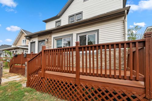 1097 Suburban Ave, Saint Paul, MN, 55106-6423 | Card Image