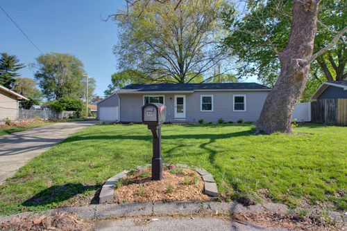 1404 Briarwood Dr, Champaign, IL, 61821-4771 | Card Image