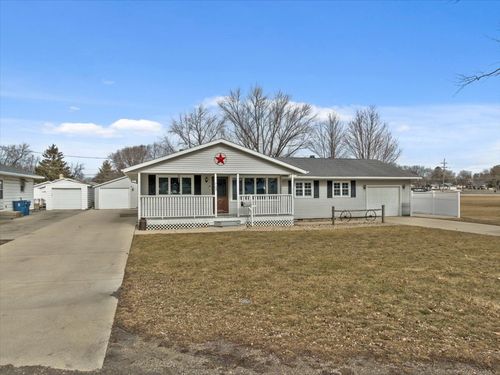 709 E Meade St, Pontiac, IL, 61764-1424 | Card Image