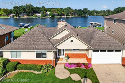 372 Wolverine Dr, Wolverine Lake, MI, 48390-2360 | Card Image