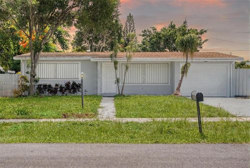 658 Sw 1st Ct, Boynton Beach, FL, 33426-4377 | Card Image