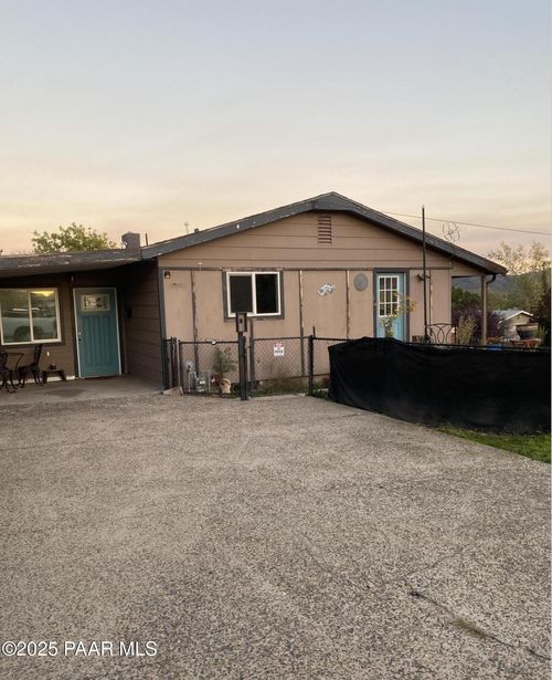 1815 Northside Dr, Prescott, AZ, 86301-1127 | Card Image