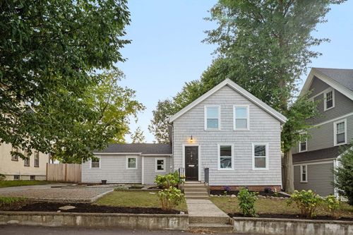 7 Beach St, Newton, MA, 02458-1267 | Card Image