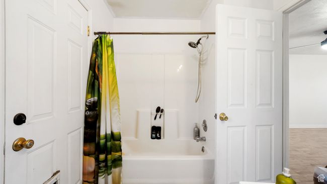 Full bath with shower / tub combo | Image 13