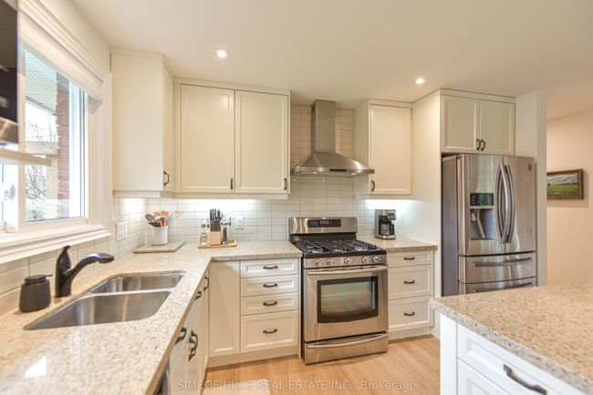 4329 Forest Wood Dr, House other with 4 bedrooms, 3 bathrooms and 6 parking in Severn ON | Image 17