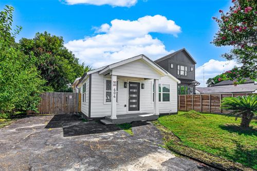 404 E 37th St, Houston, TX, 77018-6536 | Card Image