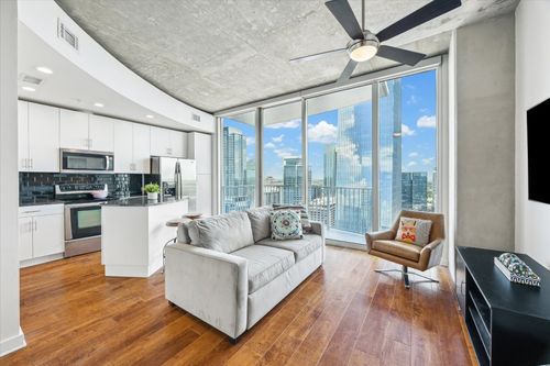 apt-3903-360 Nueces St, Austin, TX, 78701-4278 | Card Image