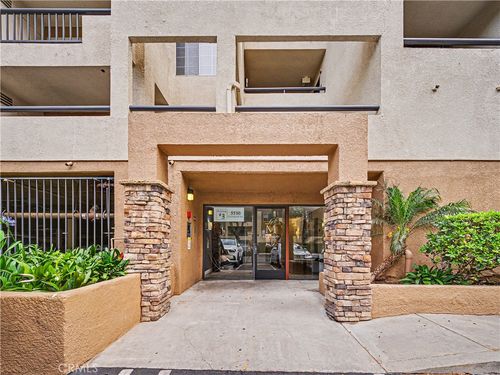 210-5530 Owensmouth Ave, Woodland Hills, CA, 91367 | Card Image