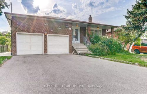 8 Kersey Cres, Richmond Hill, ON, L4C3W3 | Card Image
