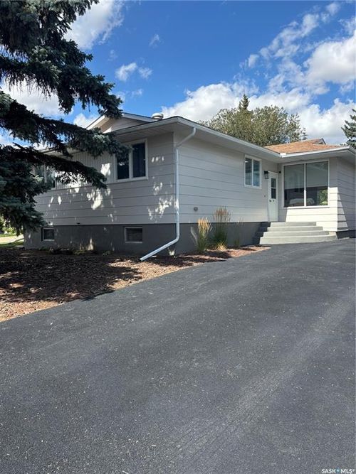 40 Overlord Cres, Kindersley, SK, S0L1S2 | Card Image