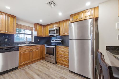 e101-1981 W Woolbright Rd, Boynton Beach, FL, 33426-6352 | Card Image