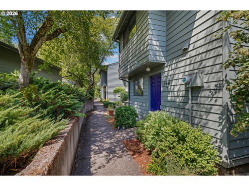 7-4441 Fox Hollow Rd, Eugene, OR, 97405-4592 | Card Image