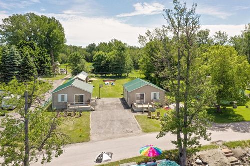 1815 W Shore Rd, Isle La Motte, VT, 05463-9866 | Card Image