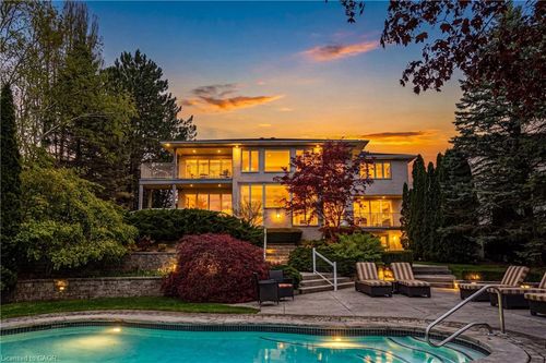 2 Anslow Crt, Dundas, ON, L9H6Z2 | Card Image
