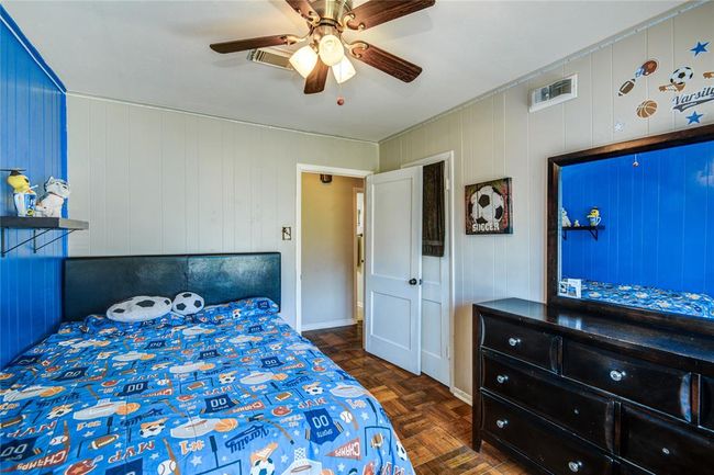 131 Laurel St, House other with 4 bedrooms, 1 bathrooms and 1 parking in Lake Jackson TX | Image 25