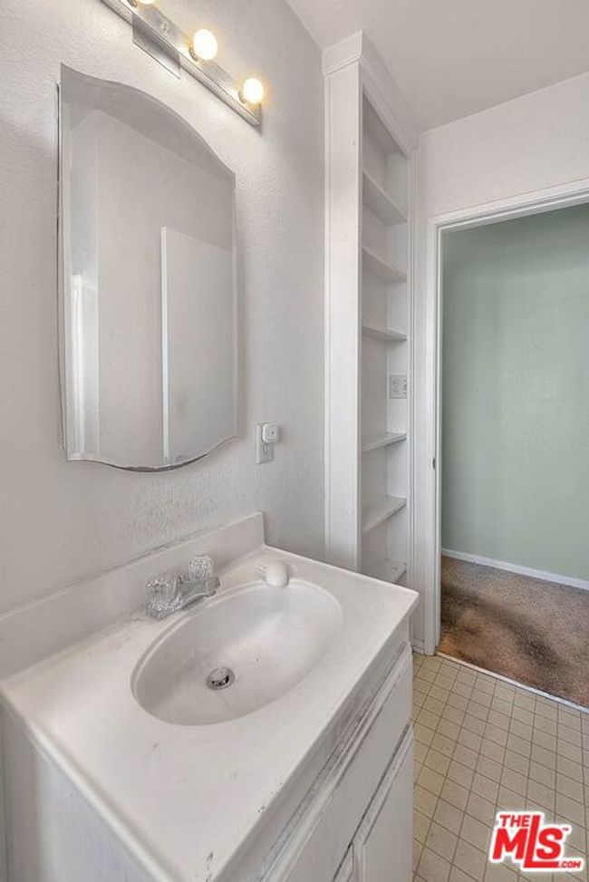 UNIT-4 - 5815 Bowcroft St, Condo with 1 bedrooms, 1 bathrooms and 1 parking in Los Angeles CA | Image 9