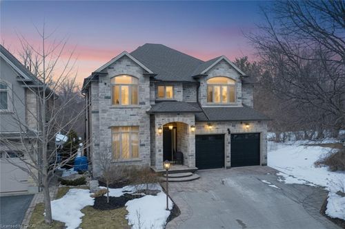 211 Tollgate Dr, Ancaster, ON, L9G5C8 | Card Image