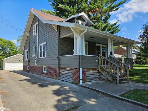 210 S 9th St, Oskaloosa, IA, 52577-3041 | Card Image