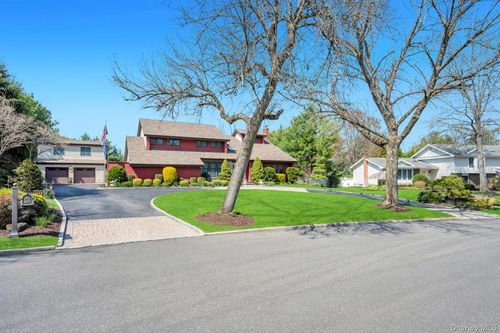 9 Artisan Ave, Huntington, NY, 11743-6450 | Card Image