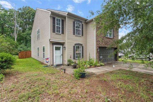 810 Bitting Hall Dr, Rural Hall, NC, 27045-9824 | Card Image