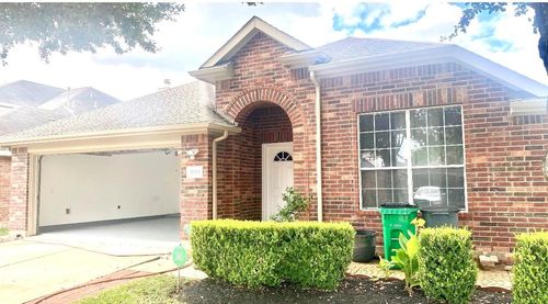 6826 Chester Oak Dr, Houston, TX, 77083-0108 | Card Image
