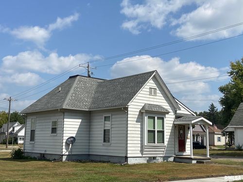 701 W Rich St, Taylorville, IL, 62568-2433 | Card Image