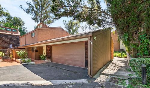 9440 Friendly Woods Ln, Whittier, CA, 90605 | Card Image