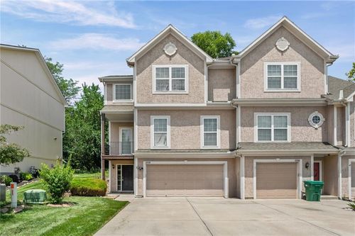 13748 Grove Ave, Bonner Springs, KS, 66012-9600 | Card Image