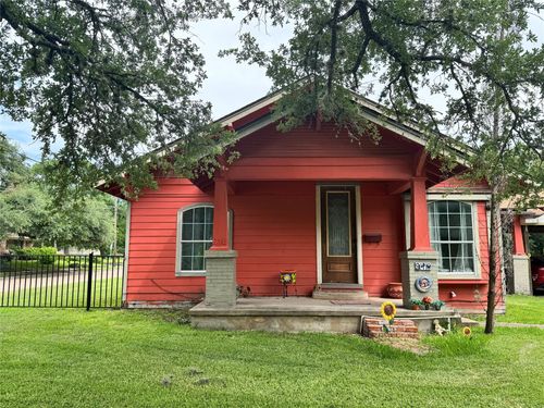 918 E Mcalpine St, Navasota, TX, 77868-3653 | Card Image