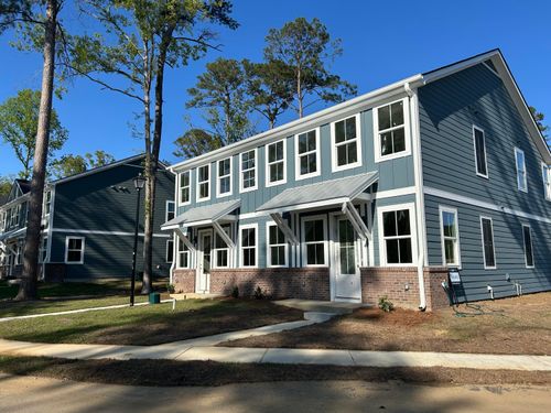 491 Martins Creek Blvd, Summerville, SC, 29485-5555 | Card Image