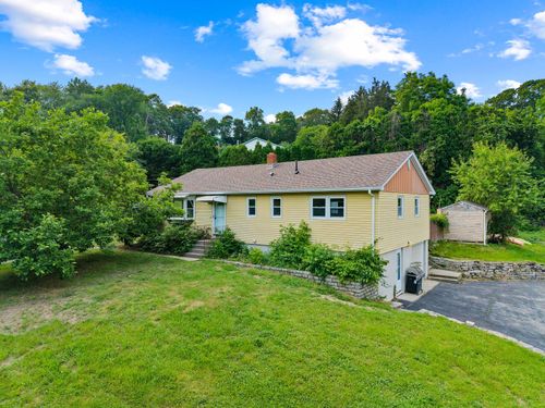 24 Ledgewood Ct, Norwich, CT, 06360-7116 | Card Image