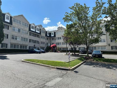 131 Clinton Pl, Hackensack, NJ, 07601-4661 | Card Image