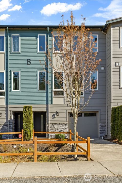 b4-17905 35th Ave Se, Bothell, WA, 98012-5173 | Card Image
