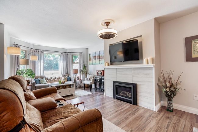 Modern, gas fireplace | Image 13