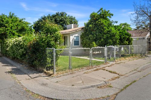 638 Andrew St, West Sacramento, CA, 95605-2743 | Card Image